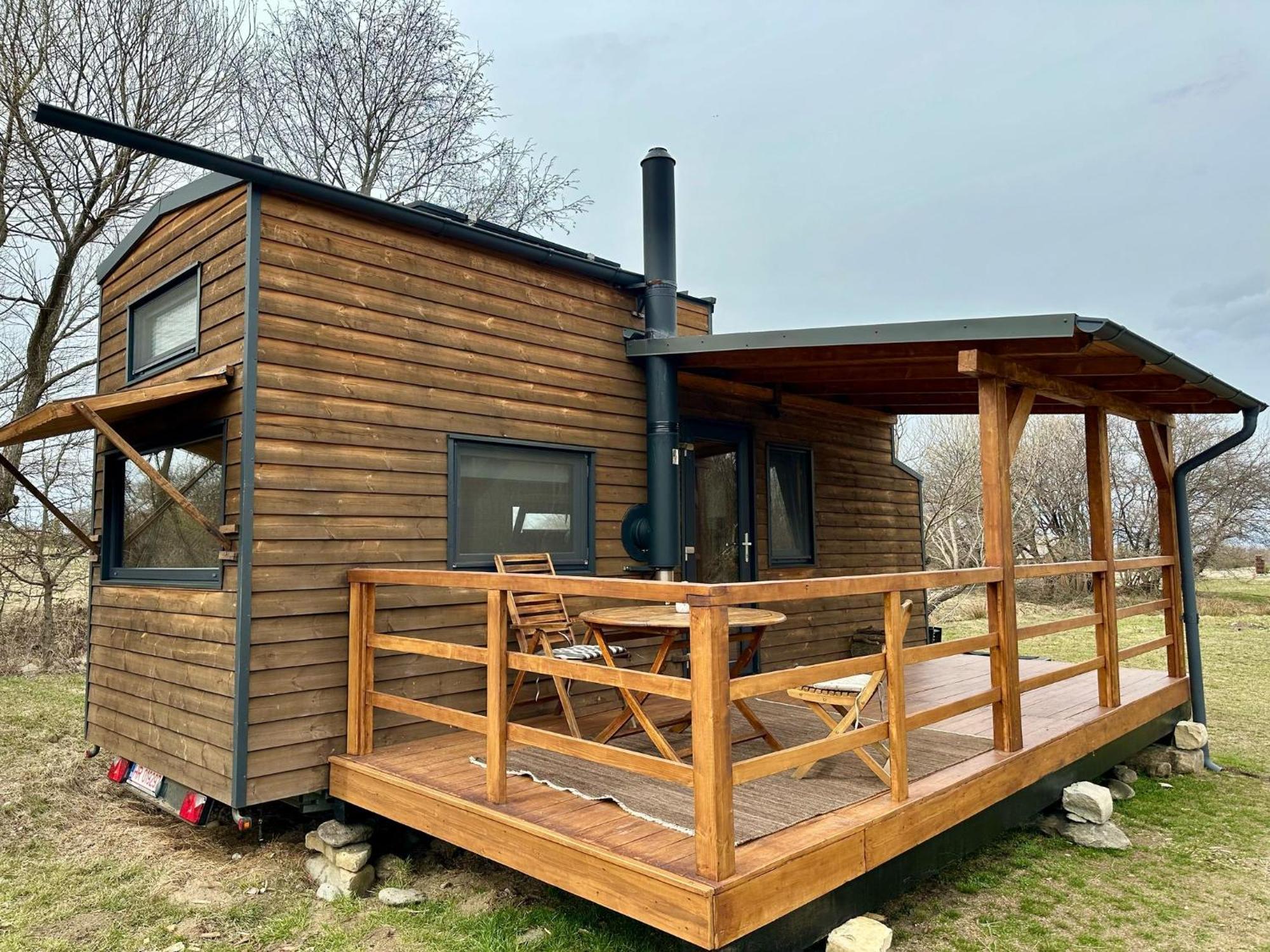 Tiny Chalet *